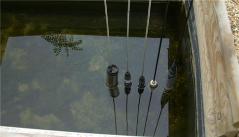Sensors in a basin, France - SUEZ