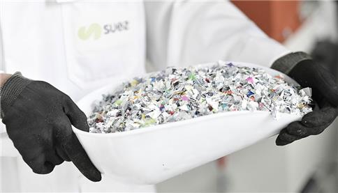 Laboratoire SUEZ Plast'lab-plastique recyclé